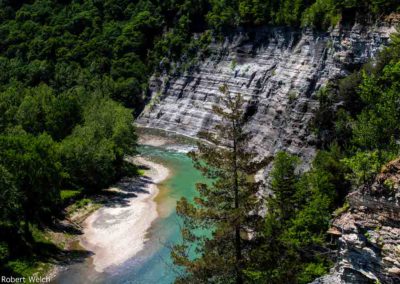Genesee River at Letchworth gorge with rock cliff